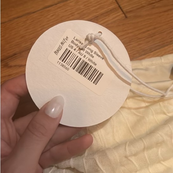 Brand new- tag still on! Princess Polly white size 4 - Picture 3 of 7